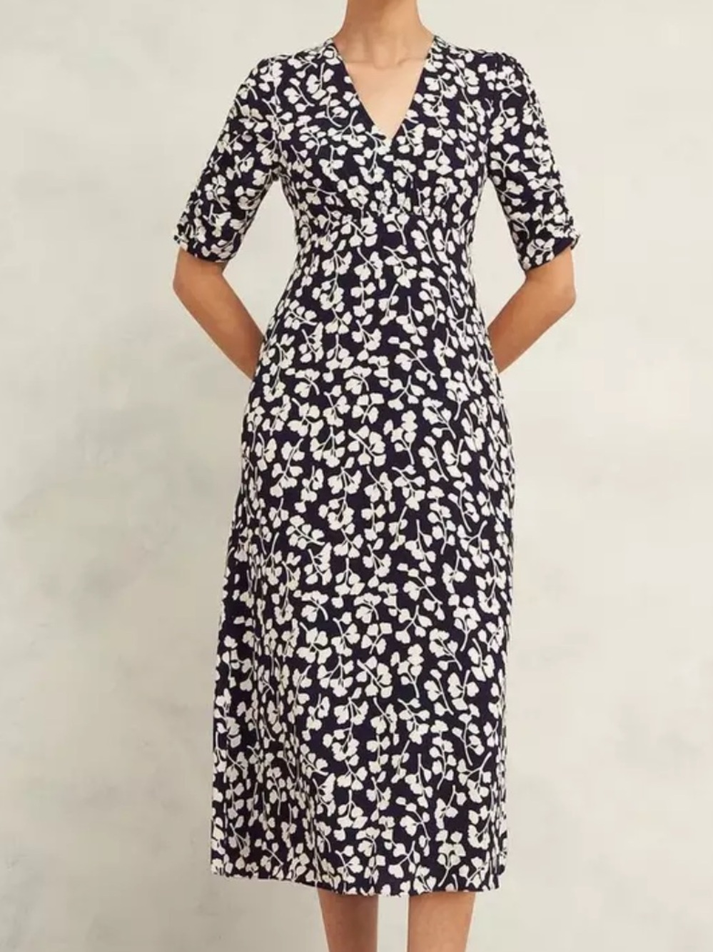 NWT HOBBS Bonnie Dress Midi Navy Cream Size 14 - Picture 1 of 10